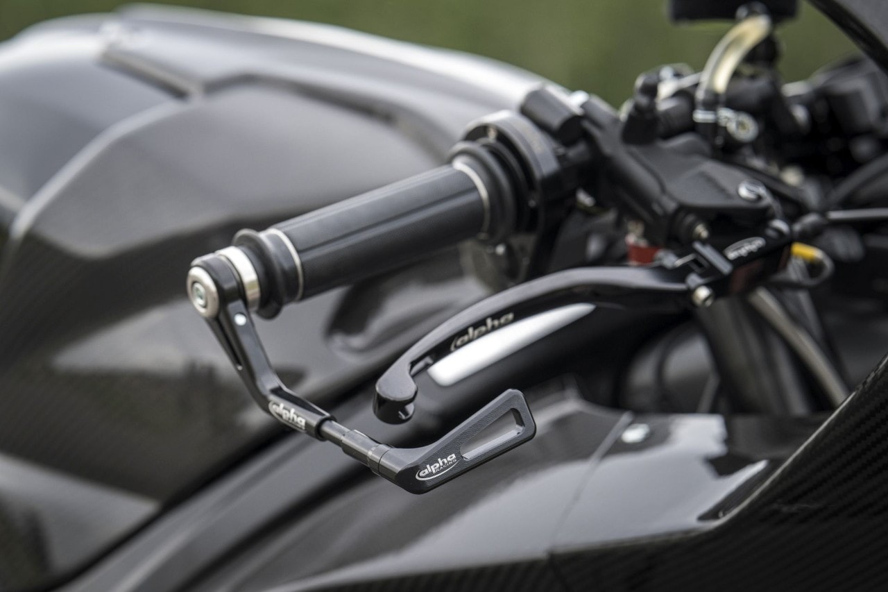 DueruoteTG #238 - Abbiamo guidato in pista la BMW che corre in SBK! 